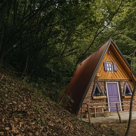 Etno Village Dolina Srece Vitez