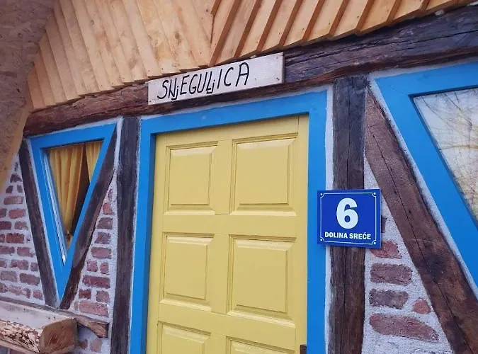 Etno Village Dolina Srece Vitez